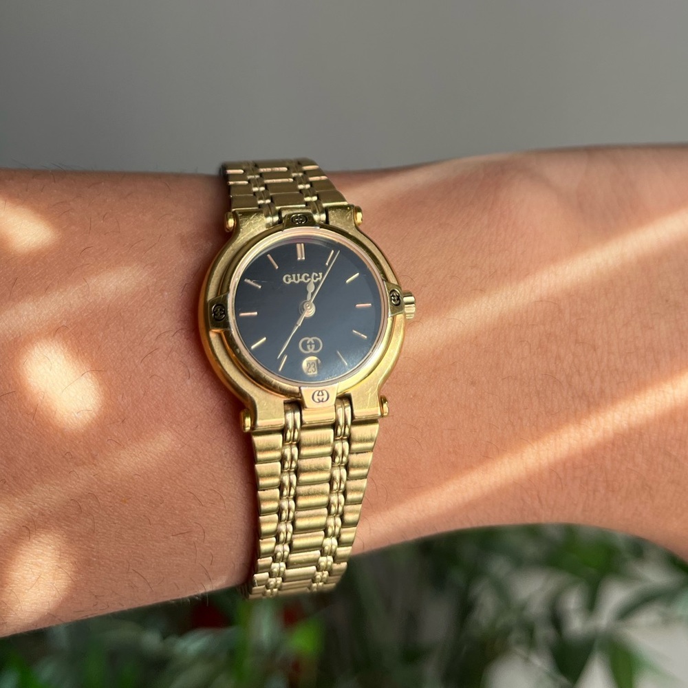 Authentic Vintage Gucci 9200L Watch